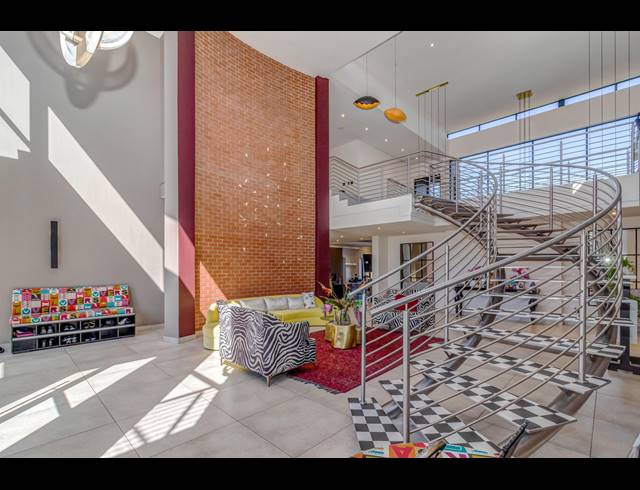 5 BEDROOM GOLF ESTATE FOR SALE IN STEYN CITY